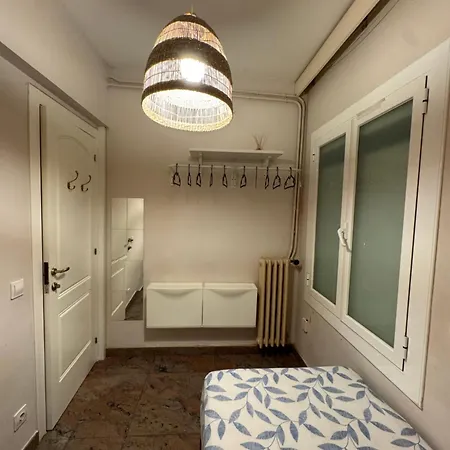 In A Charming In The Central Area Appartement