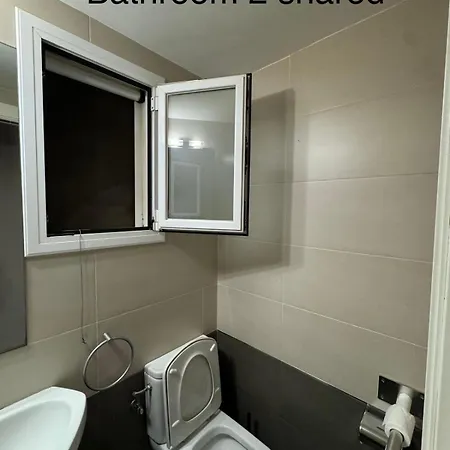 In A Charming In The Central Area Appartement